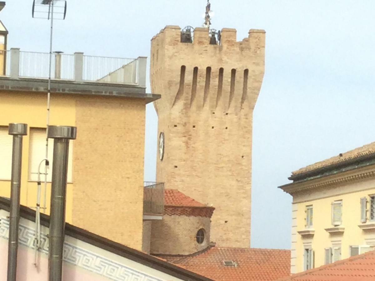 Hotel Gallo Porto Potenza Picena Buitenkant foto